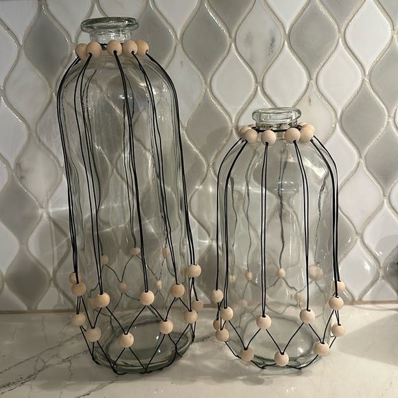 Vases - Picture 1 of 1